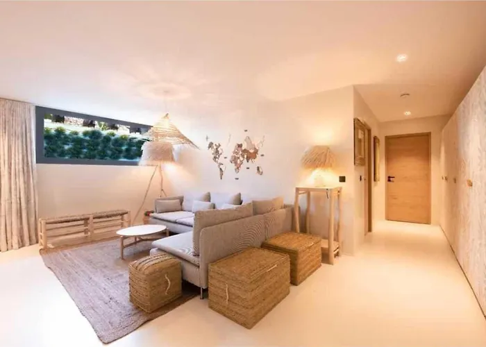 Prestige A C 12p With Pool & Lounge Apartment