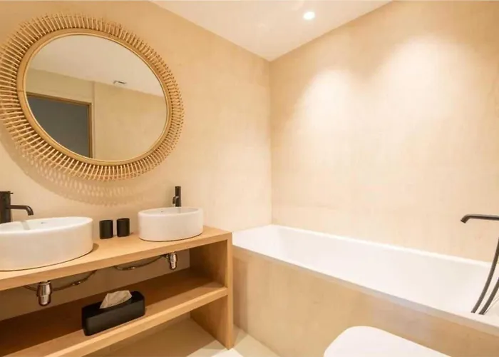 Prestige A C 12p With Pool & Lounge Apartment