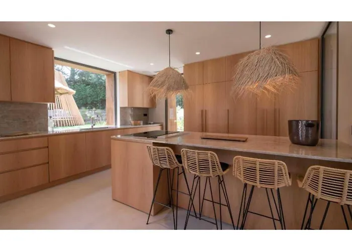 Prestige A C 12p With Pool & Lounge Apartment *