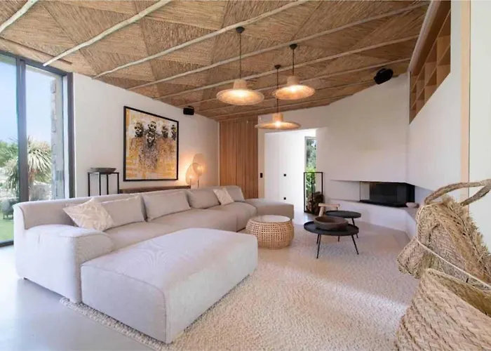 Prestige A C 12p With Pool & Lounge Apartment