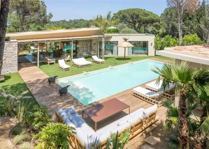 Apartment Prestige A C 12p With Pool & Lounge *