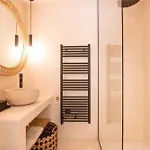 Prestige A C 12p With Pool & Lounge 아파트
