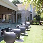 Prestige A C 12p With Pool & Lounge *