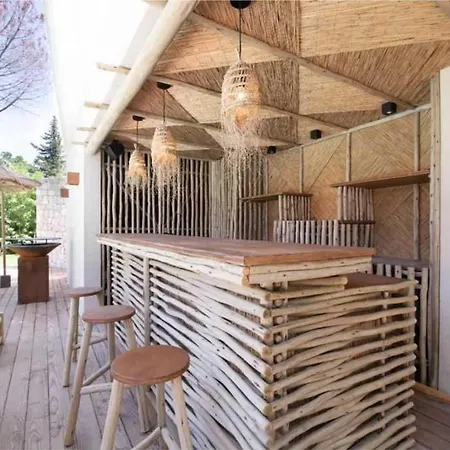 Prestige A C 12p With Pool & Lounge *