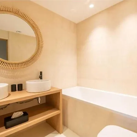 Prestige A C 12p With Pool & Lounge Apartment