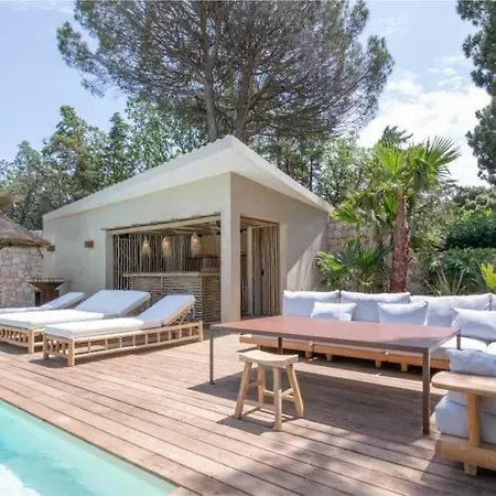 Prestige A C 12p With Pool & Lounge * Saint-Tropez